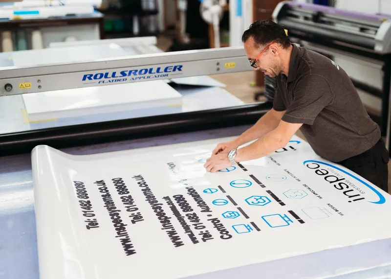 In-house design using ROLLSROLLER flatbed applicator